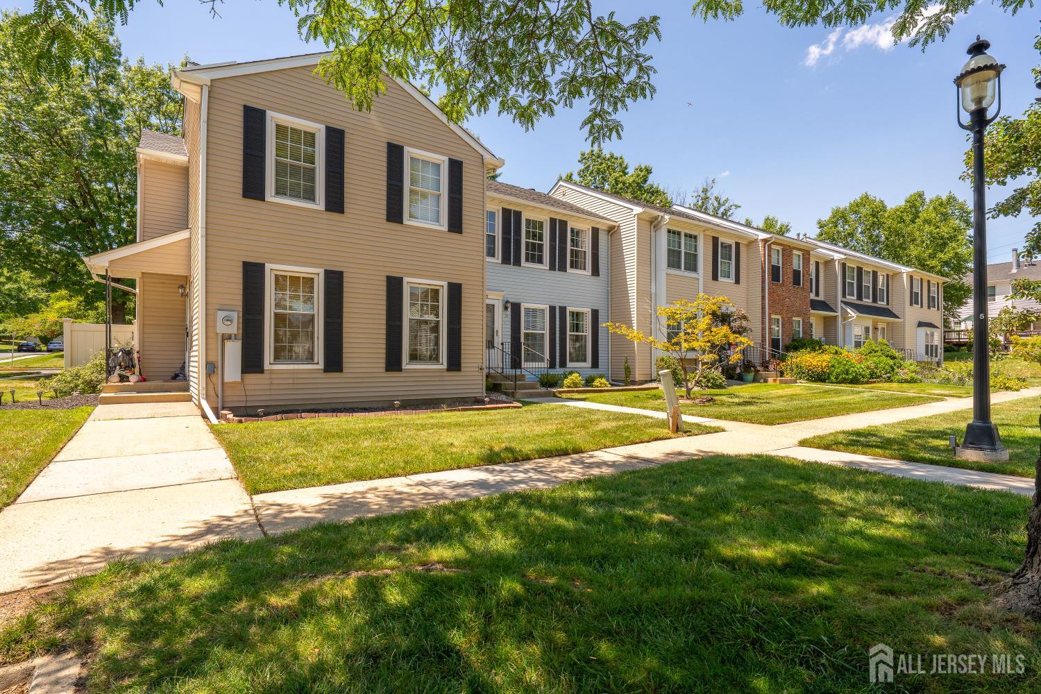 35 E Byrnes Lane E Sayreville NJ 08872
