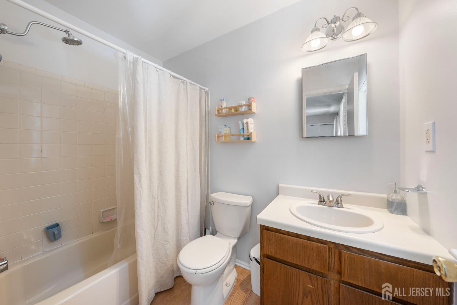 35 E Byrnes Lane E Sayreville NJ 08872