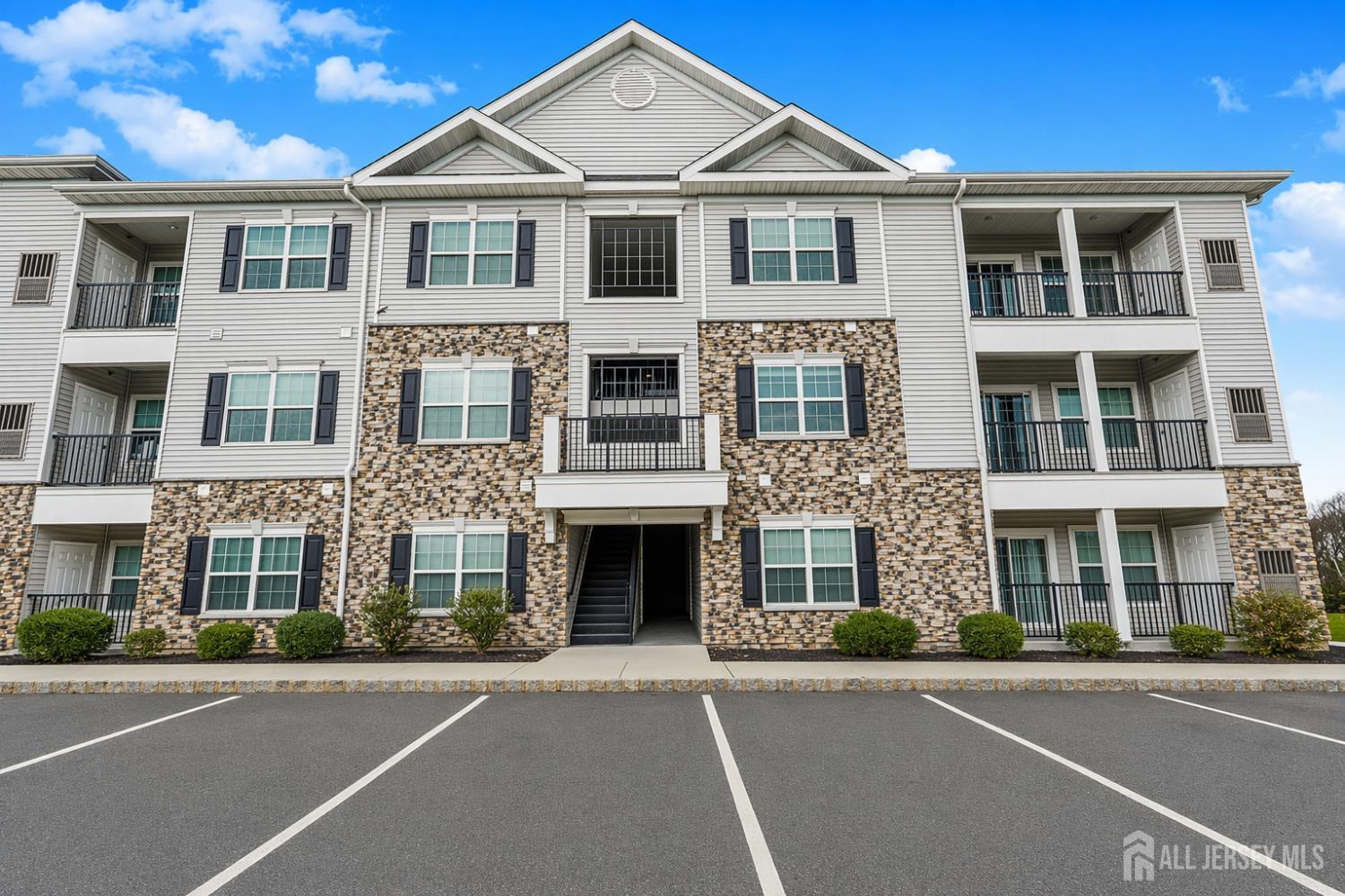 816 Stiller Lane Monroe NJ 08831
