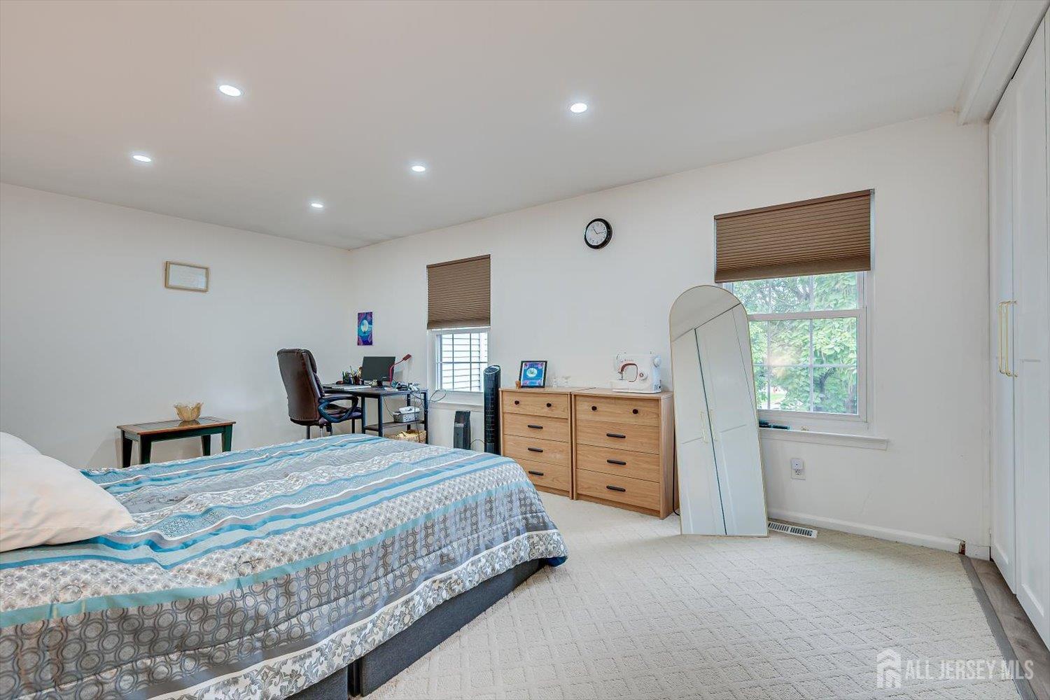 1602 Deerfield Drive Edison NJ 08820