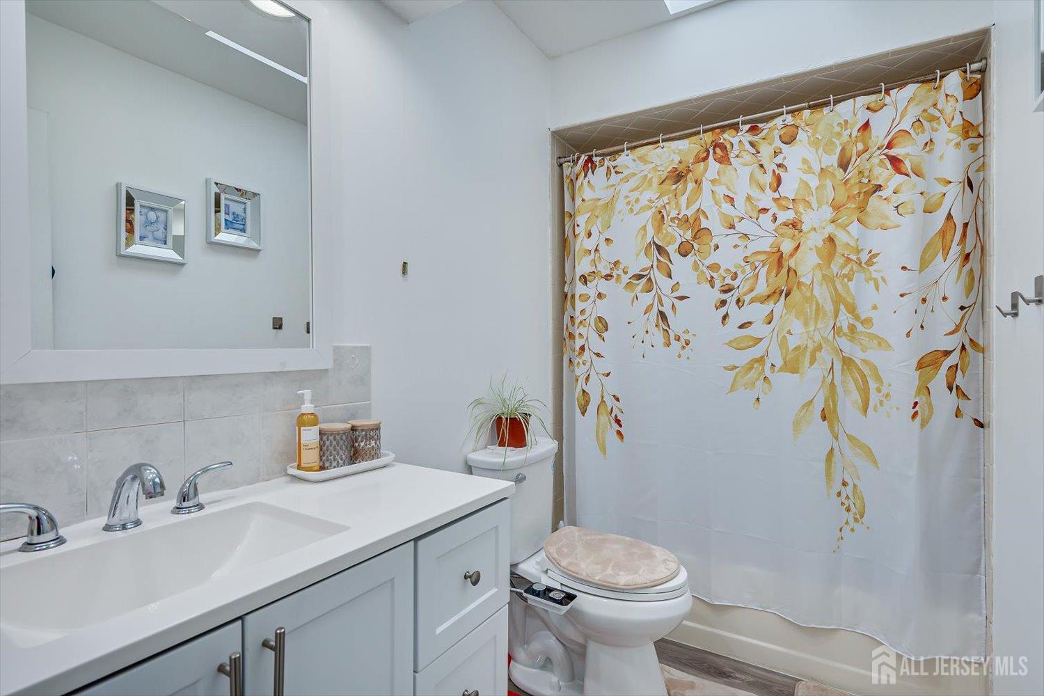 1602 Deerfield Drive Edison NJ 08820