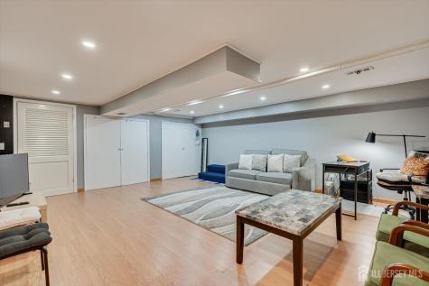 1602 Deerfield Drive Edison NJ 08820