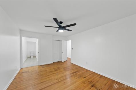 29 Piccadilly Circus Sayreville NJ 08872