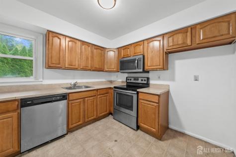 29 Piccadilly Circus Sayreville NJ 08872