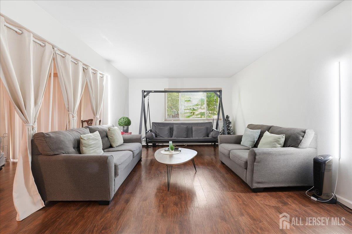 18 Lake Avenue East Brunswick NJ 08816