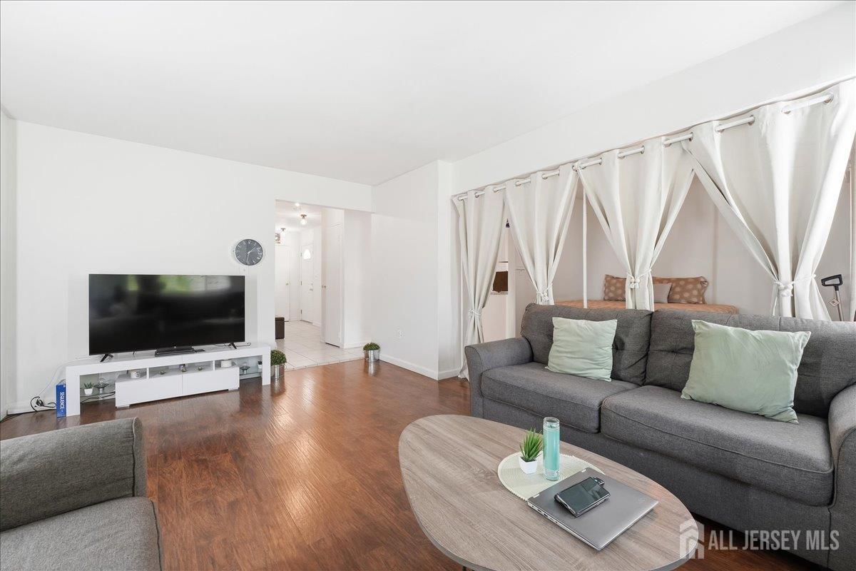 18 Lake Avenue East Brunswick NJ 08816