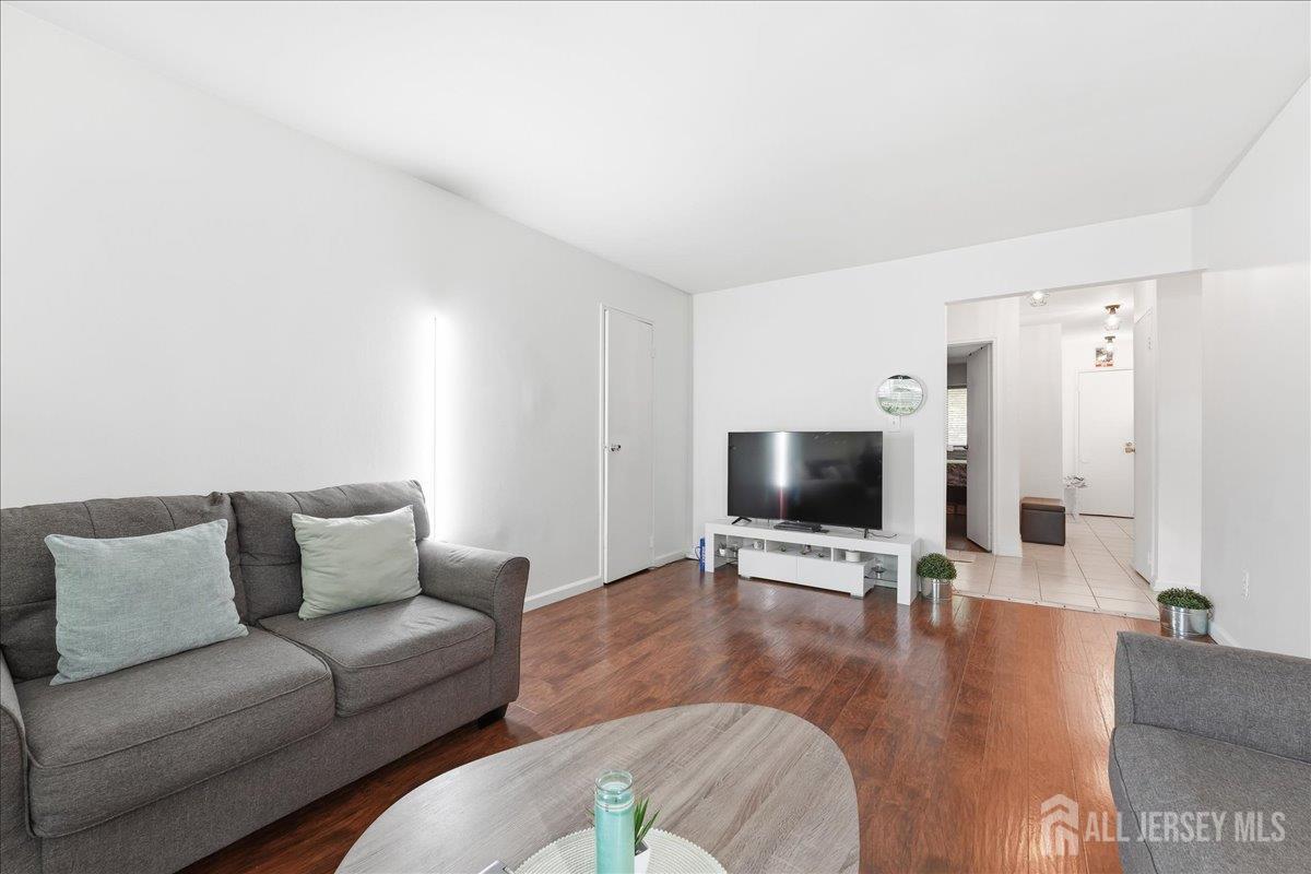18 Lake Avenue East Brunswick NJ 08816