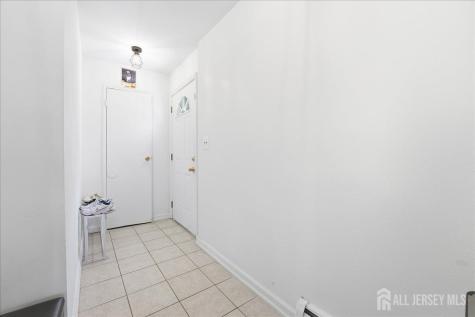 18 Lake Avenue East Brunswick NJ 08816