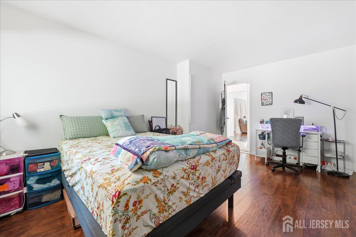 18 Lake Avenue East Brunswick NJ 08816