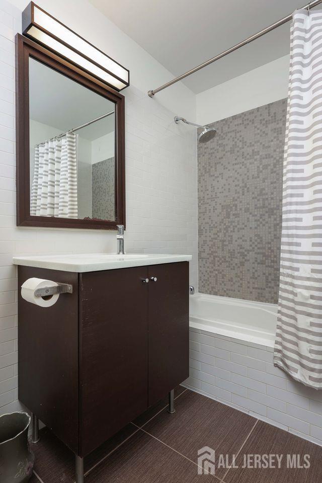 232 Pavonia Avenue Jersey City NJ 07301