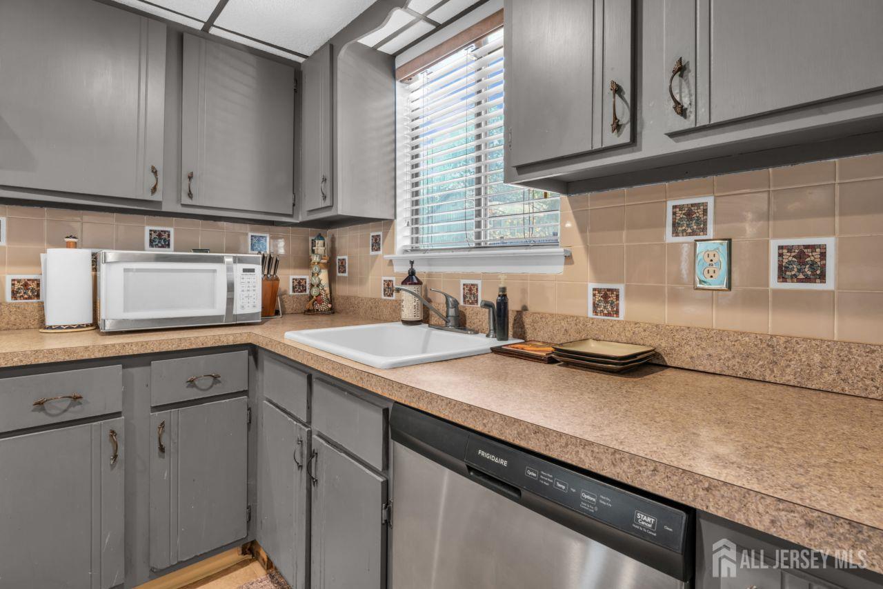 16 Cardinal Lane Howell NJ 07731