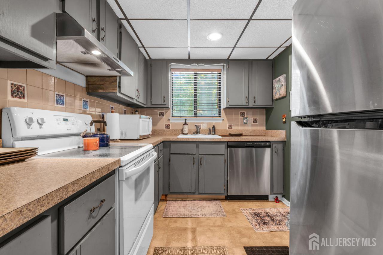 16 Cardinal Lane Howell NJ 07731
