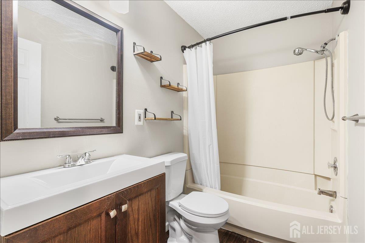 1403 Pebble Place Sayreville NJ 08859