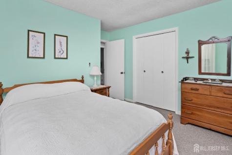 136 Plymouth Lane Monroe NJ 08831