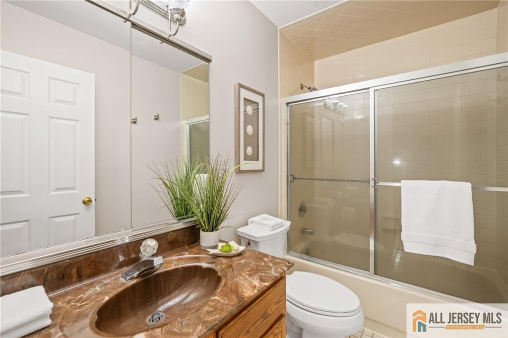 16 Estate Road Hillsborough NJ 08844