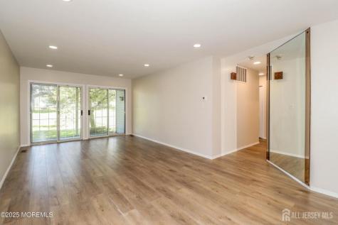 8 Benjamin Franklin Drive Monroe NJ 08831