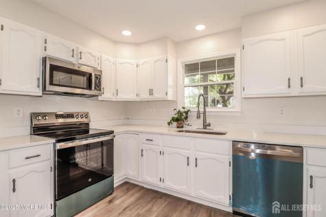 8 Benjamin Franklin Drive Monroe NJ 08831