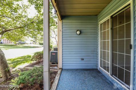 8 Benjamin Franklin Drive Monroe NJ 08831