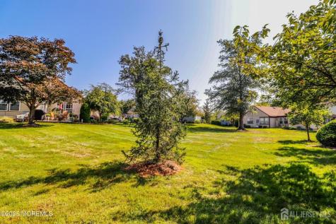 8 Benjamin Franklin Drive Monroe NJ 08831