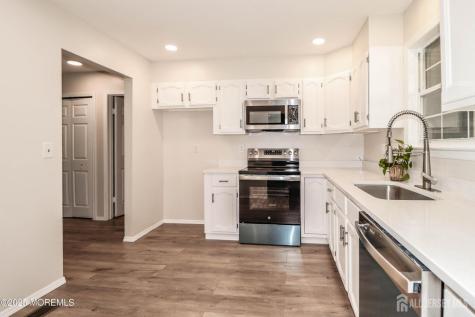 8 Benjamin Franklin Drive Monroe NJ 08831