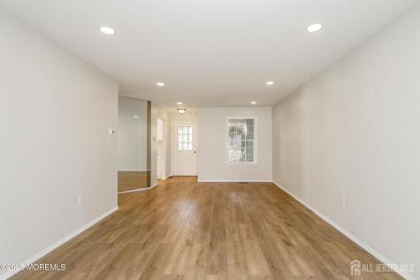 8 Benjamin Franklin Drive Monroe NJ 08831