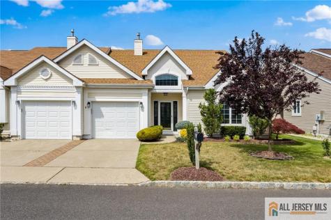 30 Wellington Place Monroe NJ 08831