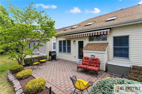 30 Wellington Place Monroe NJ 08831