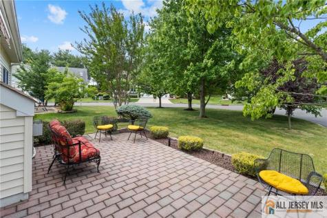 30 Wellington Place Monroe NJ 08831