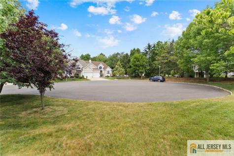30 Wellington Place Monroe NJ 08831