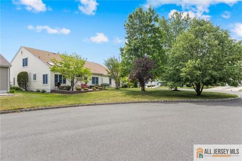 30 Wellington Place Monroe NJ 08831