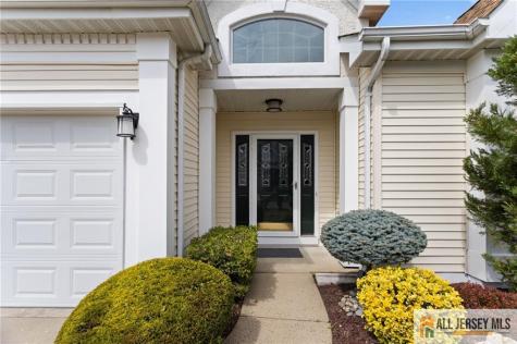 30 Wellington Place Monroe NJ 08831