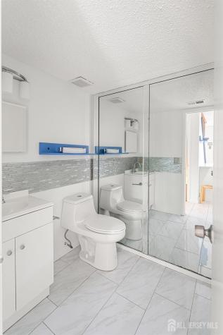 516 Westgate Drive Edison NJ 08820
