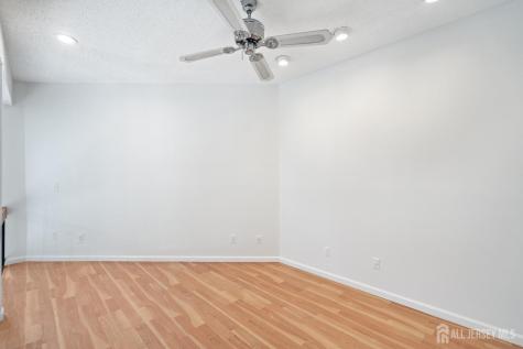 516 Westgate Drive Edison NJ 08820