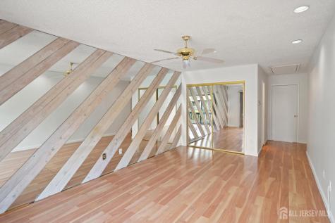 516 Westgate Drive Edison NJ 08820