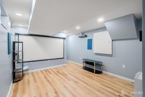 516 Westgate Drive Edison NJ 08820
