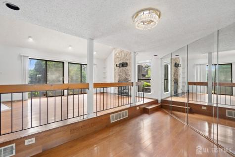 516 Westgate Drive Edison NJ 08820