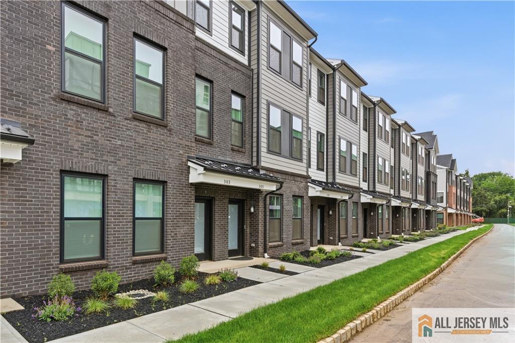 311 Sadie Circle New Brunswick NJ 08901