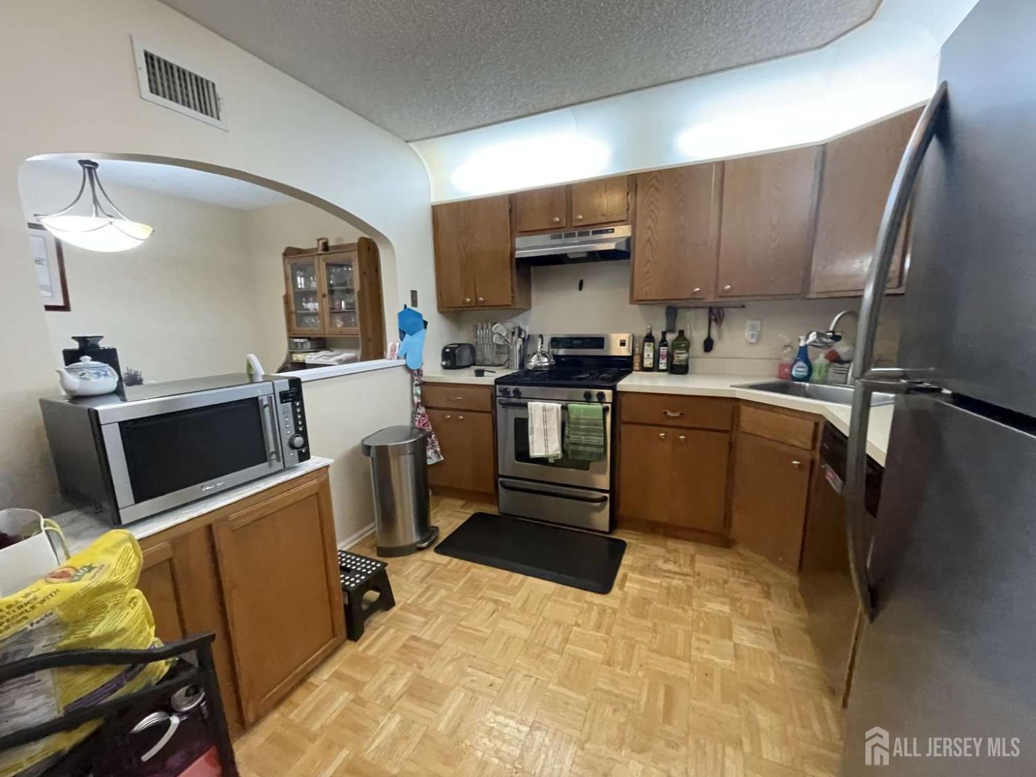 407 Lancaster Court Piscataway NJ 08854
