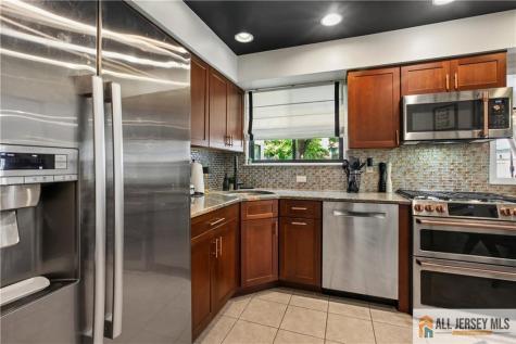 2 Park Gate Drive Edison NJ 08820
