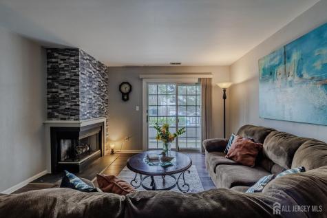 2101 Candlelight Court Helmetta NJ 08828