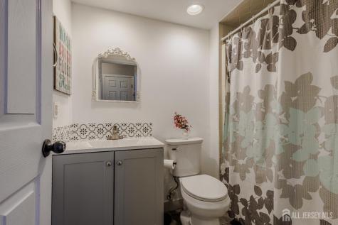 2101 Candlelight Court Helmetta NJ 08828