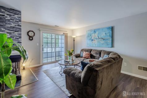 2101 Candlelight Court Helmetta NJ 08828