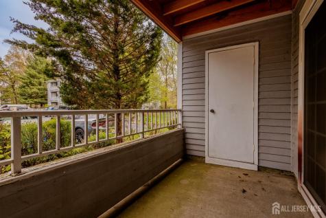 2101 Candlelight Court Helmetta NJ 08828