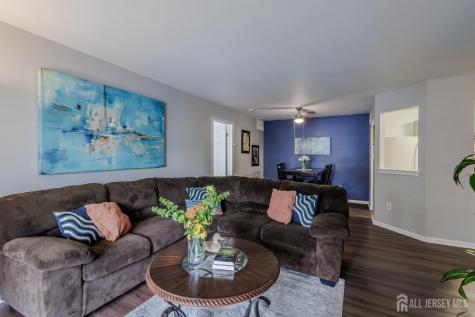 2101 Candlelight Court Helmetta NJ 08828