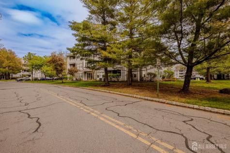 2101 Candlelight Court Helmetta NJ 08828