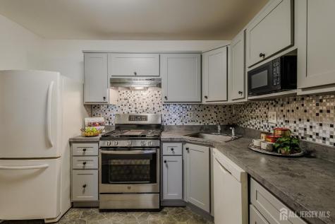 2101 Candlelight Court Helmetta NJ 08828