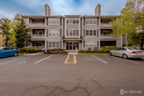 2101 Candlelight Court Helmetta NJ 08828