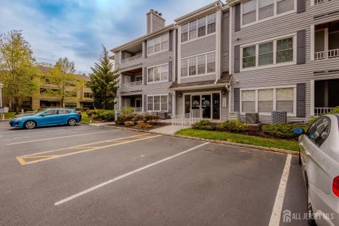 2101 Candlelight Court Helmetta NJ 08828