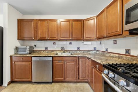 324 Cricket Lane Woodbridge Proper NJ 07095