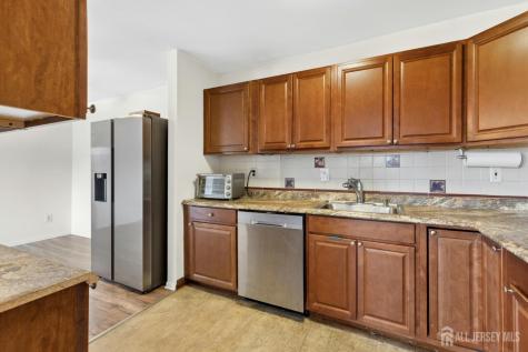 324 Cricket Lane Woodbridge Proper NJ 07095